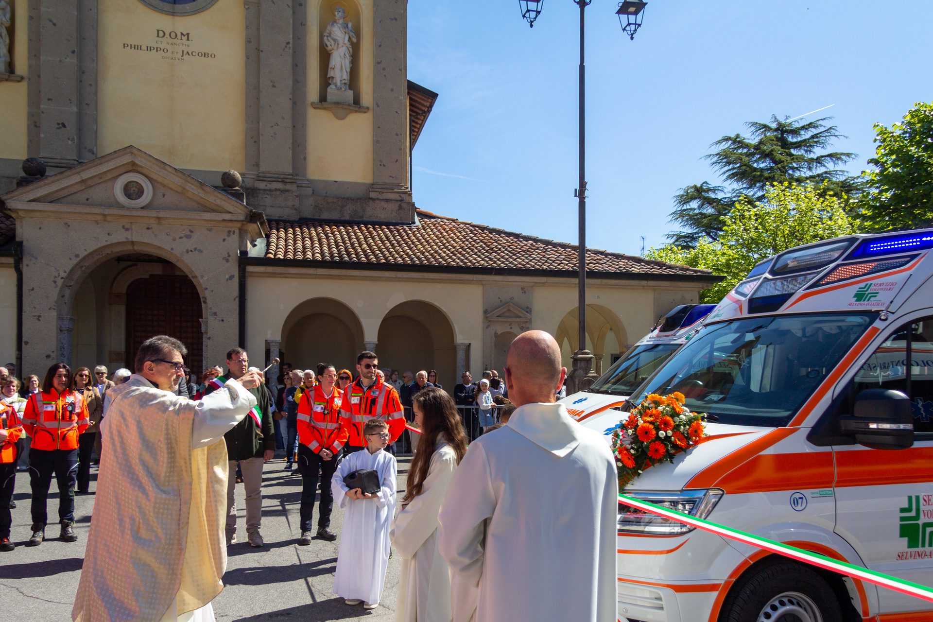 Benedizione della nuova ambulanza